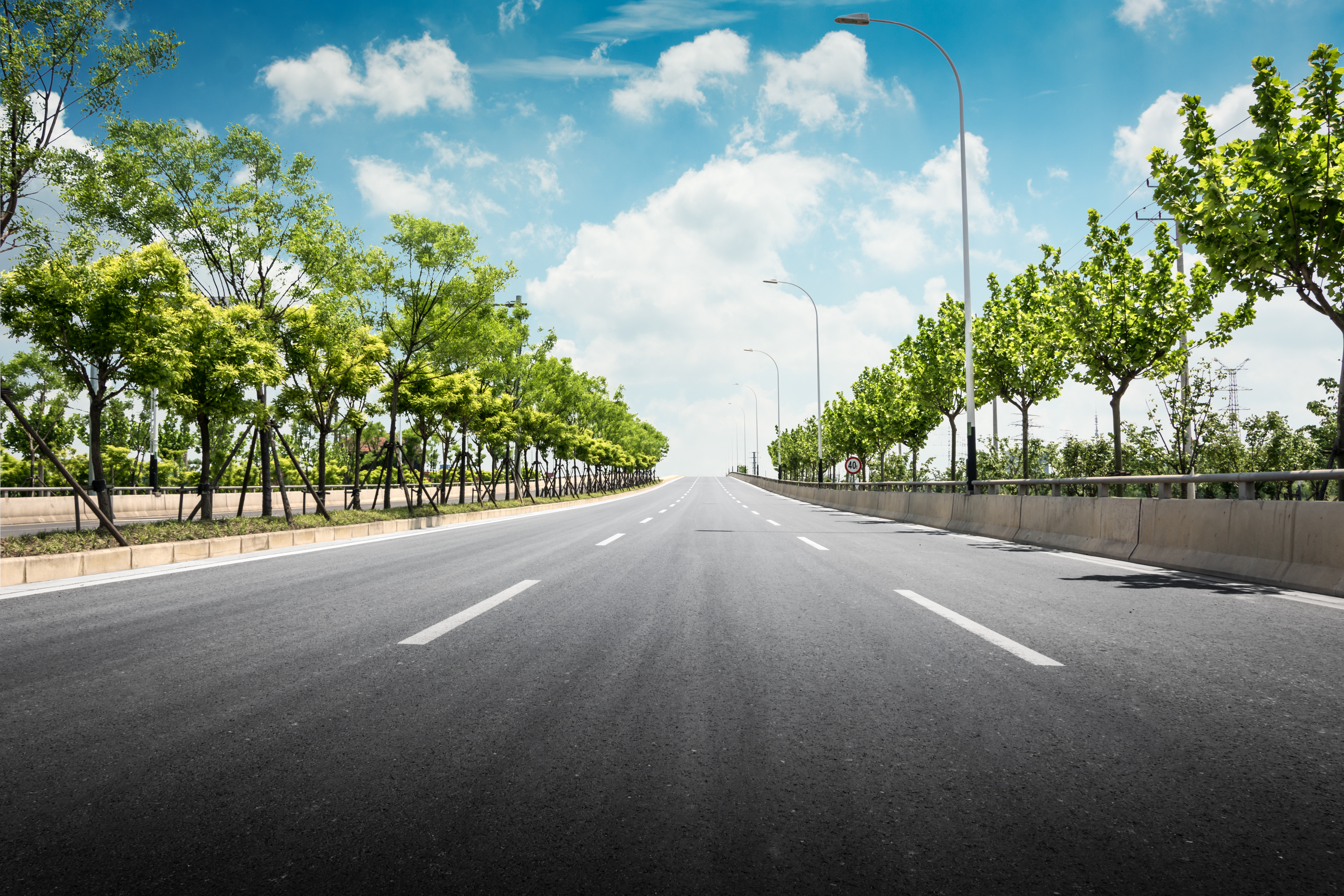 Modern roads. Дорога сбоку в городе. Фон город дорога сбоку. Городские дороги. Дорога асфальт.